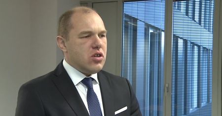Handel fakturami coraz popularniejszy. Jak się na tym korzysta?