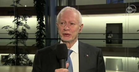 Boni: ta debata nie dotyczy Polski, lecz rządów PiS