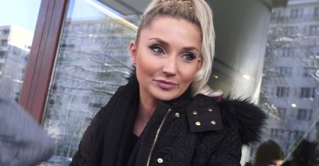 Uśmiechnieta Cleo rozdaje autografy pod "Dzień Dobry TVN"