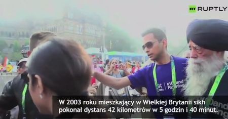 "Tornado w Turbanie" - 104-letni biegacz wystartował w maratonie w Bombaju