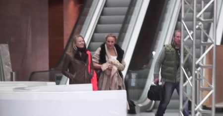 Bohosiewicz ze złamaną ręką ucieka przed fanką...