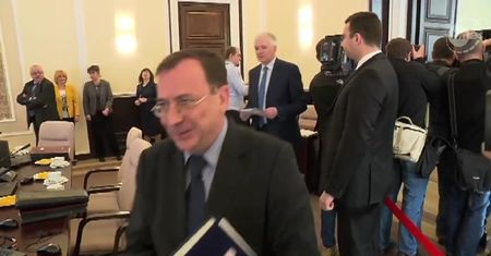 Pierwsze posiedzenie rządu w tym roku. Dziennikarze odgrodzeni taśmą od polityków