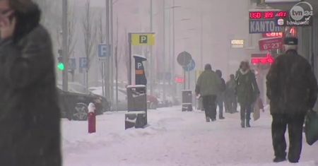 Atak zimy w Szczecinie. Na drogach bardzo ślisko