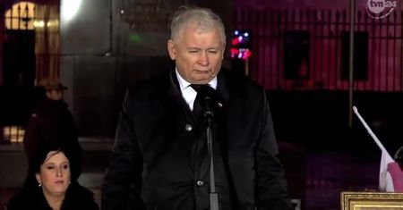 Kaczyński chce przywrócić krzyż na Krakowskim Przedmieściu: "Nie chodzi o odwet, a o przyzwoitość!"