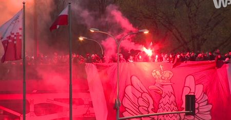 Relacja WP z Marszu Niepodległości: wielka flaga na błoniach Narodowego