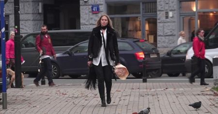 Nieumalowana Zosia Ślotała w kwiaciarni