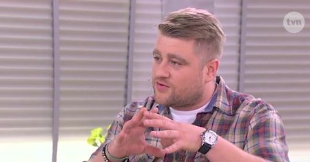 Smażona chałka z dżemem malinowym