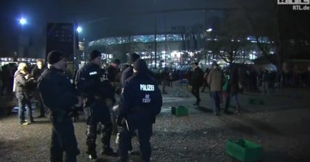 5 bomb, 3 na stadionie. Tak miał wyglądać zamach w czasie meczu Niemcy - Holandia