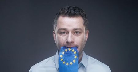 Tak Kuźniar walczy z nienawiścią w sieci