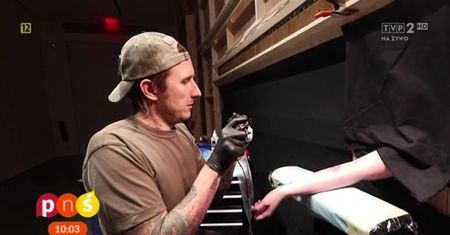 Zgodzili się na tatuaż w ciemno. Nie wiedzieli, że autorem będzie słynny tatuator gwiazd