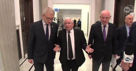 Kaczyński się broni: gestapo i AK-owcy to nie jest ten sam sort ludzi