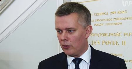 Politycy komentują decyzję ministra Antoniego Macierewicza