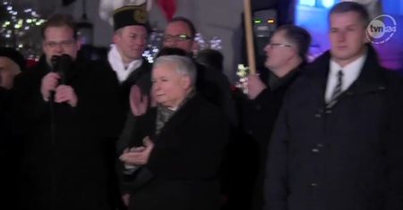 Kaczyński chce dwóch pomników i tablicy upamiętniającej katastrofę smoleńską
