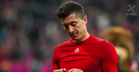 Lewandowski czwartym piłkarzem świata wg For For Two
