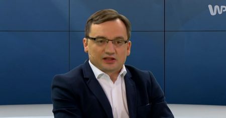 #dziejesienazywo: Zbigniew Ziobro: Donald Tusk reprezentuje stanowisko Angeli Merkel ws. uchodźców