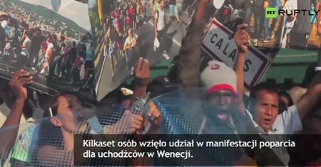 Marsz solidarności z uchodźcami: boso przez Wenecję