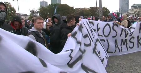 Siedem tysięcy osób w marszu antyimigracyjnym
