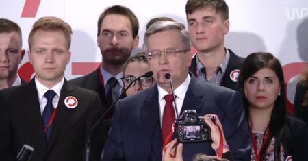 #dziejesienazywo: Bronisław Komorowski gratuluje Dudzie