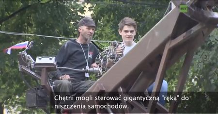 Niszczycielska dłoń w Rosji