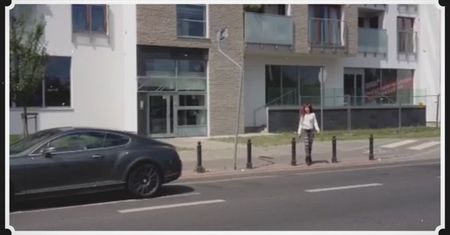 Fijał parodiuje kampanię "Nie odkładaj macierzyństwa na potem"