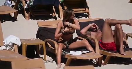 Pietrasińska wypina się na plaży w Międzyzdrojach