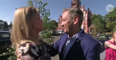 Biedroń całuje Krupę: "Ona ma chłopaka, ja mam chłopaka..."