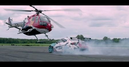 Drifting z helikopterem na zderzaku