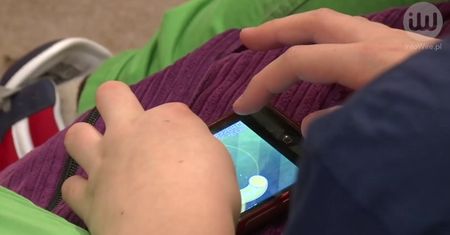 Bezmyślność rodziców służy pedofilom