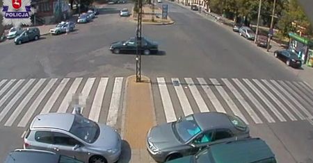 Wjechał na pasy i potrącił kobietę. Nie widział jej?