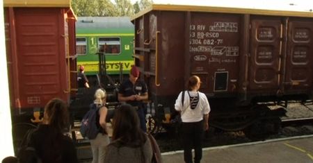 Uchodźcy z "pociągu wolności" zamknięci w obozie na Węgrzech