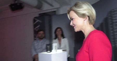 Różowa Zamachowska na pokazie