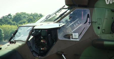 Pokaz śmigłowca szturmowego Tiger w Warszawie