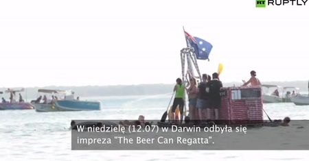 Regaty łodzi z puszek po piwie