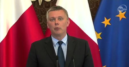 Siemoniak składa wniosek do prokuratury ws. publikacji "Do rzeczy"