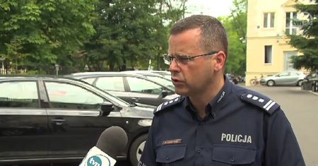 Wybił szybę, by ratować psa. Dostał wezwanie na policję