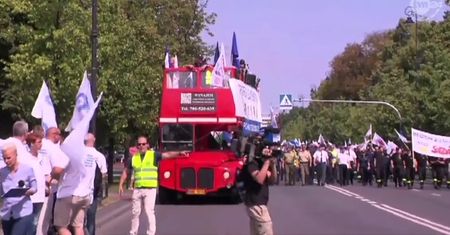 Policjanci i strażacy żądają podwyżek