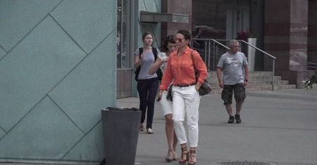 Rusin przymierza majtki na spodnie