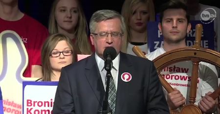 Komorowski krytykuje Dudę