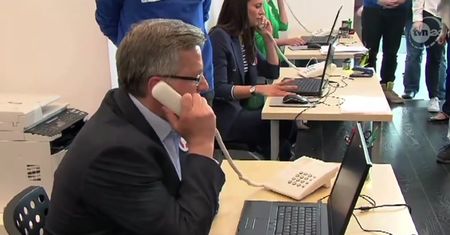 "Halo, halo, tu mówi Bronisław Komorowski!" Zobaczcie akcję wyborczą"