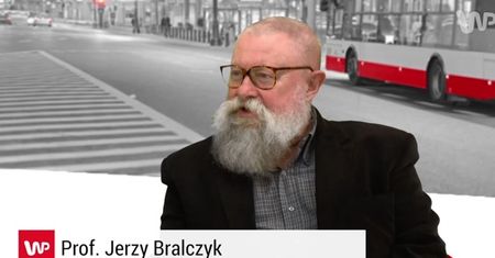 Prof. Bralczyk o wojnie pisma i słowa