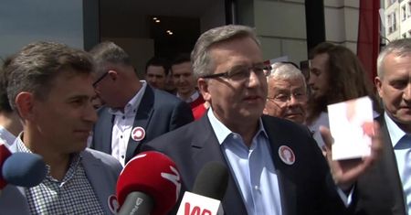 #dziejesiewpolsce: spacer prezydenta