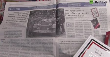 Protesty i oburzenie bezpłatnym rozdawaniem "Mein Kampf" przez gazetę