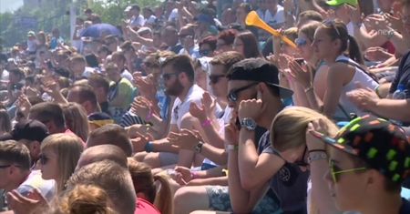 11-latek driftował 280-konnym autem na stadionie w Płocku
