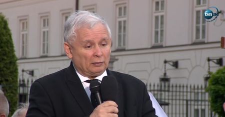 Kaczyński: "Tu, między "domem bez kantów" i Hotelem Europejskim, stanie pomnik Le