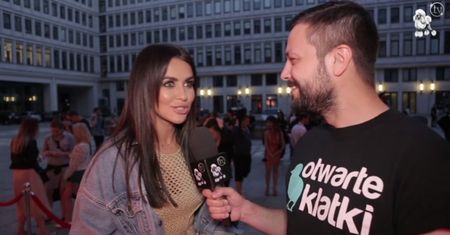 "Na meczu z Niemcami stałam jak piesek chihuahua. Jakbym nim była, to machałabym tak ogonkiem!"