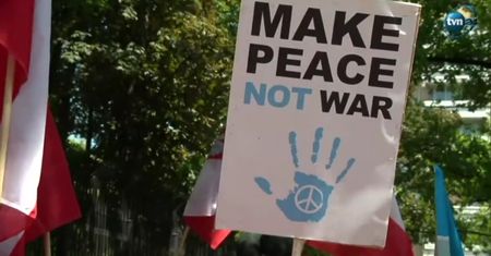 Protesty przed Ambasadą Chin