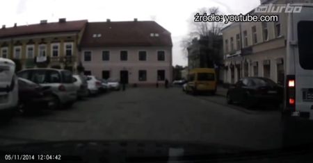 Próba wymuszenia, czy potrącenie pieszego?
