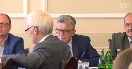 Stanisław Piotrowicz wyprosił dziennikarzy z posiedzenia, doszło do ostrej wymiany zdań