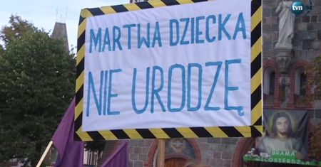 Czarny Protest w Sopocie. "Będziemy zmuszone do urodzenia płodu, który zaraz umrze!"