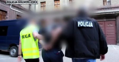 Pseudokibice porwali mężczyznę. Wpadli po kilku godzinach